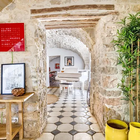 Maison Baronne Aparthotel 4*